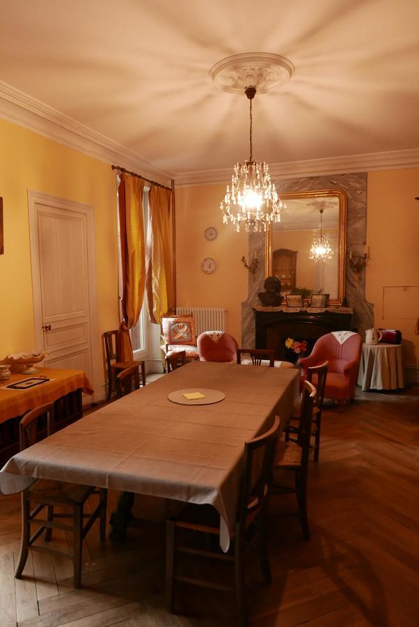 Birac  La Cure Du Maine Charles B&B 외부 사진