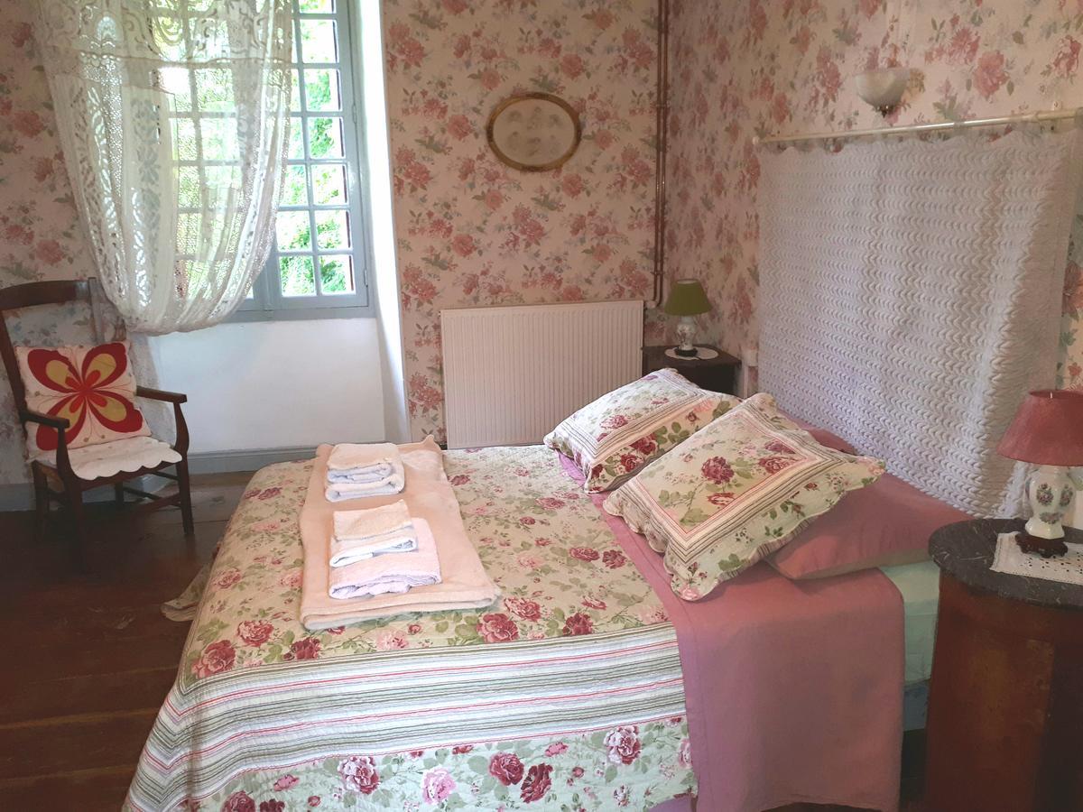 Birac  La Cure Du Maine Charles B&B 외부 사진