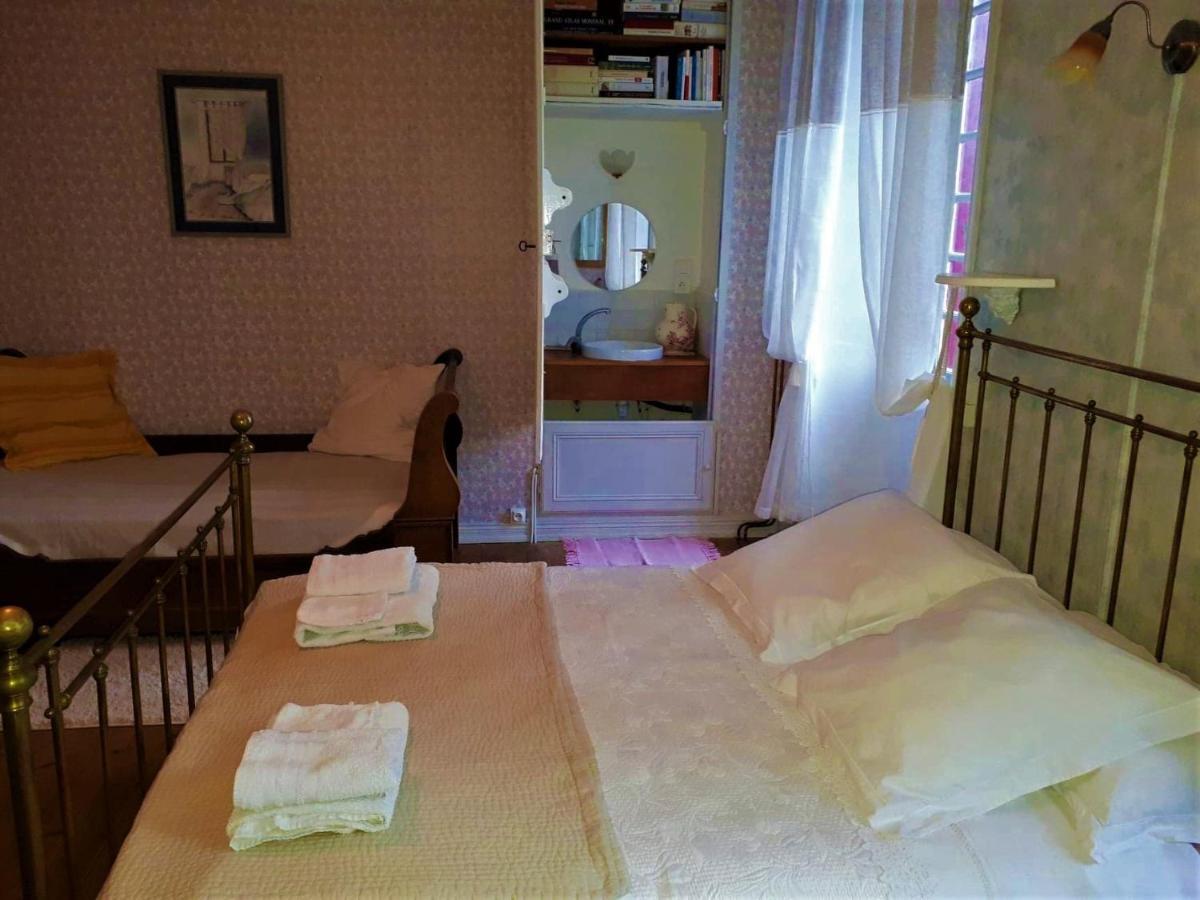 Birac  La Cure Du Maine Charles B&B 외부 사진